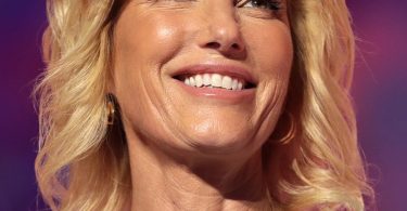 Laura Ingraham Wiki, Age, Height, Education, Husband, Children, Parents, Ethnicity, Net Worth & Biography