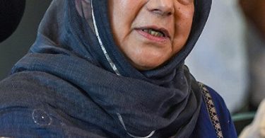 Mehbooba Mufti Wiki, Age, Caste, Husband, Daughter, Family, Net Worth, Biography & More