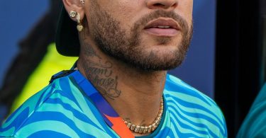 Neymar Wiki, Age, Height, Girlfriend, Wife, Son, Family, Career, Salary, Net Worth, Biography & More