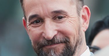 Noah Wyle Wiki, Age, Height, Net Worth 2026